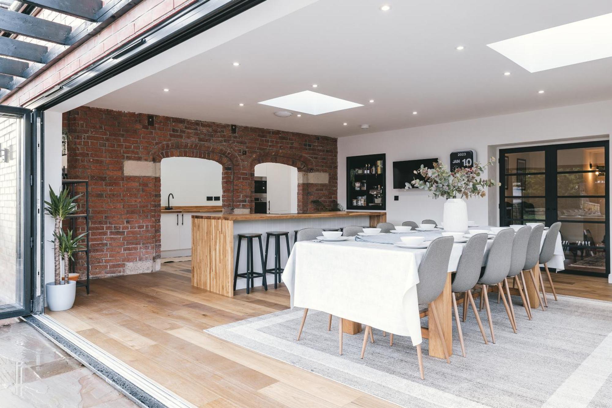 House With A Cinema And Games Room, Sleeps 17 슈루즈버리 외부 사진