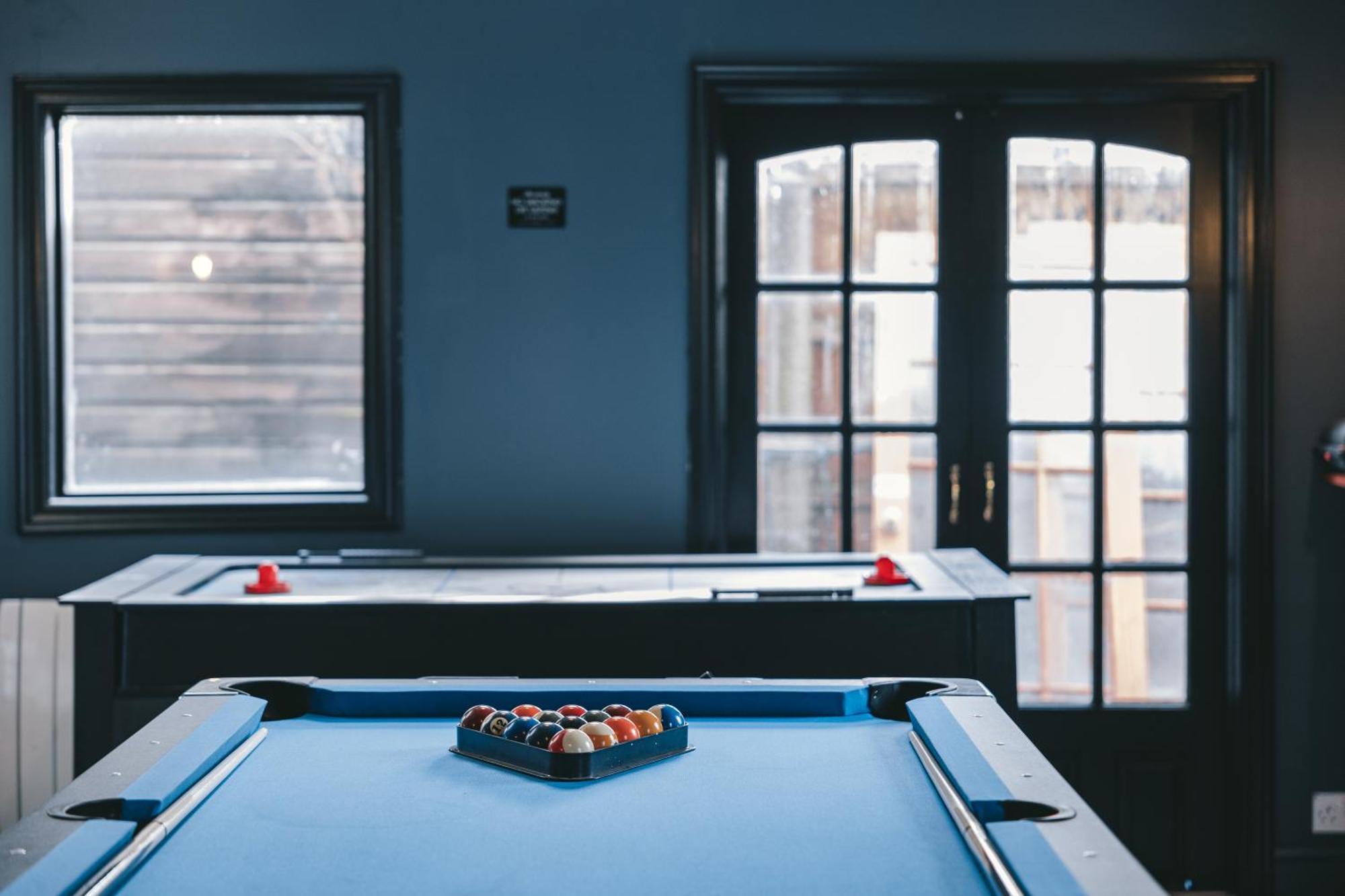 House With A Cinema And Games Room, Sleeps 17 슈루즈버리 외부 사진