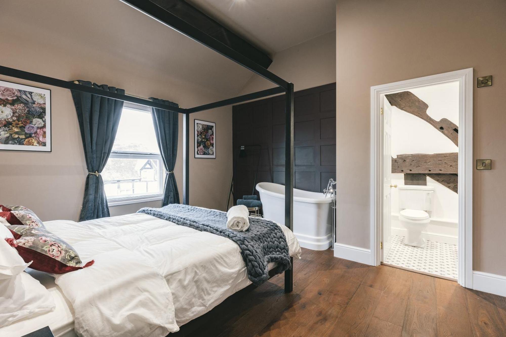 House With A Cinema And Games Room, Sleeps 17 슈루즈버리 외부 사진
